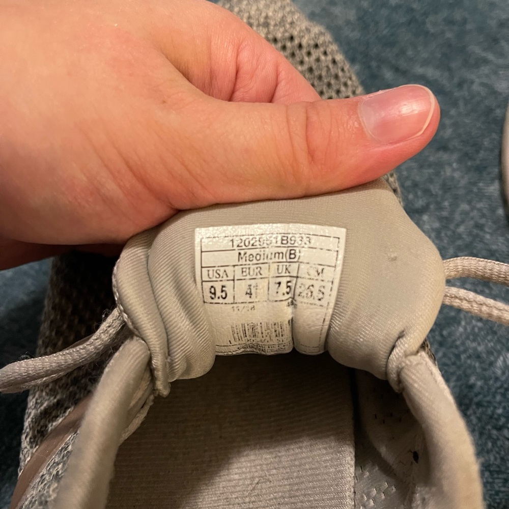 BROOKS RUNNING SHOES - Picture 3 of 3